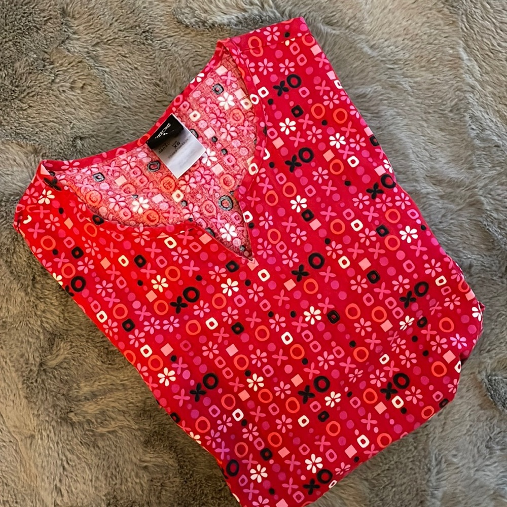 Cherokee scrub top